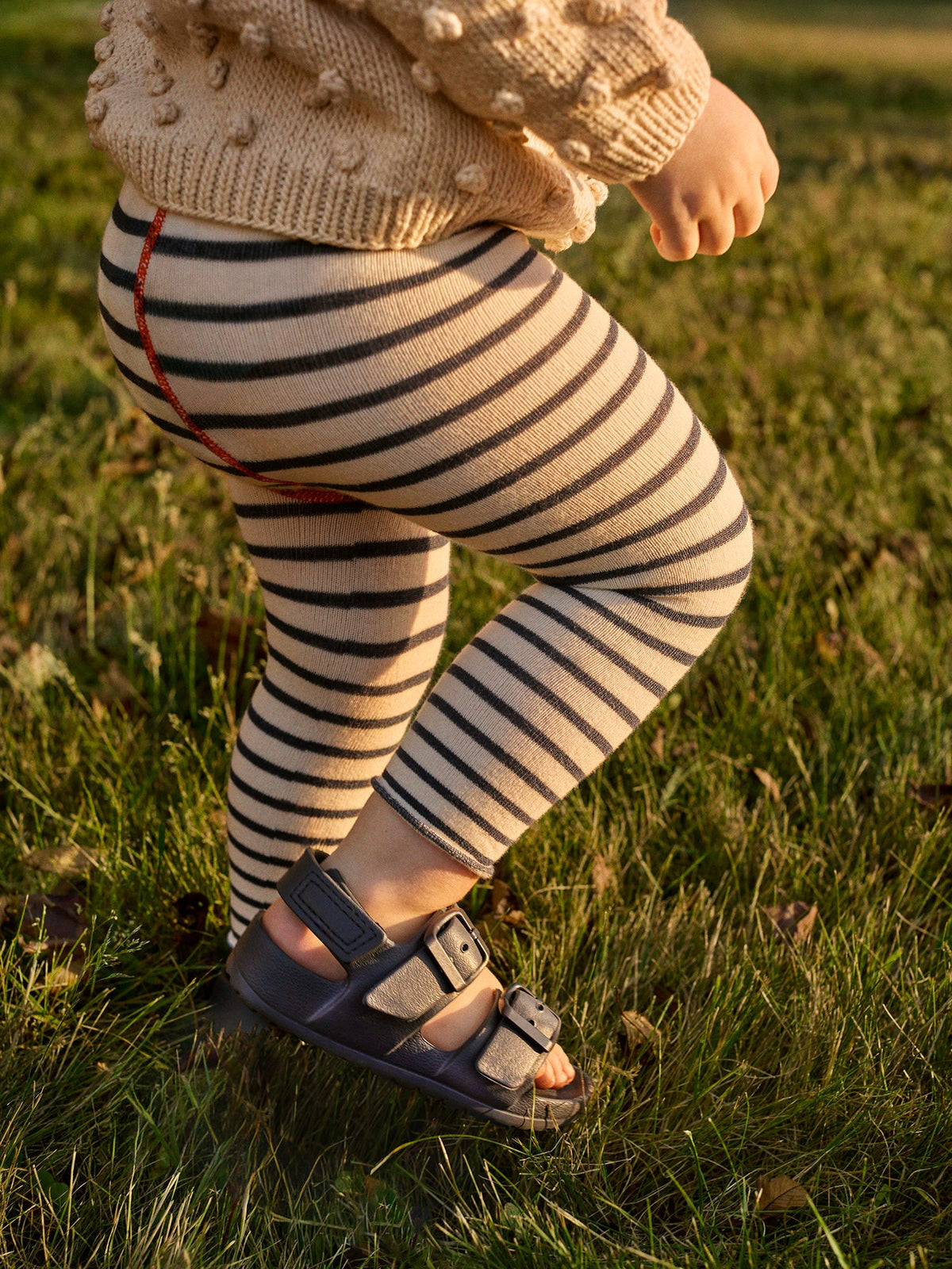 Bare feet, salty hair & sustainable @njallaclothing leggings